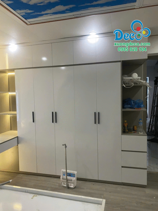 Tủ quần áo kịch trần