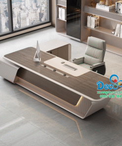 Mặt bàn làm việc rộng rãi