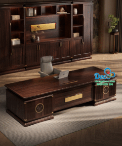 Mặt bàn làm việc rộng rãi