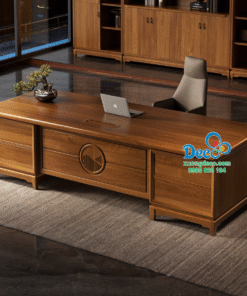 Mặt bàn làm việc rộng rãi