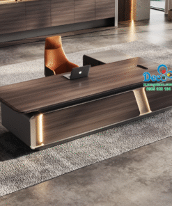 Mặt bàn làm việc rộng rãi