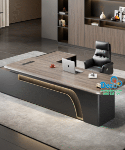 Mặt bàn làm việc rộng rãi