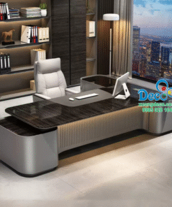 Mặt bàn làm việc rộng rãi