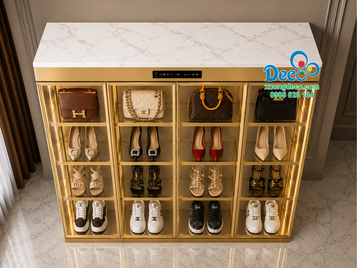 Tủ nhôm kính 4 bề thiết kế đặc biệt dành cho đồ hàng hiệu