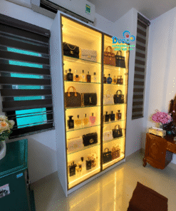 Tủ trưng bày túi hàng hiệu và nước hoa trong phòng ngủ cao cấp